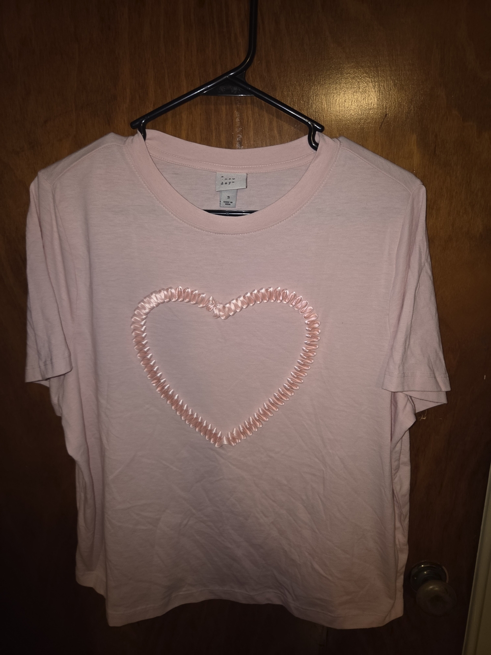 A New Day Light Pink 3D Ribbon Heart Applique T Shirt Size Small